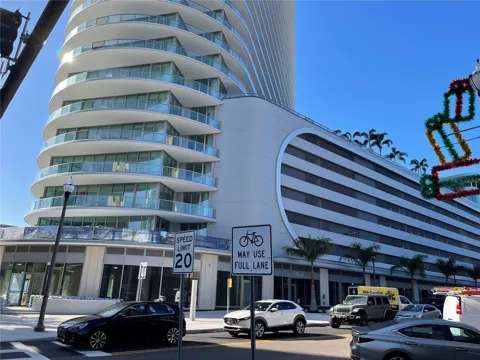 400 CENTRAL AVENUE #2708