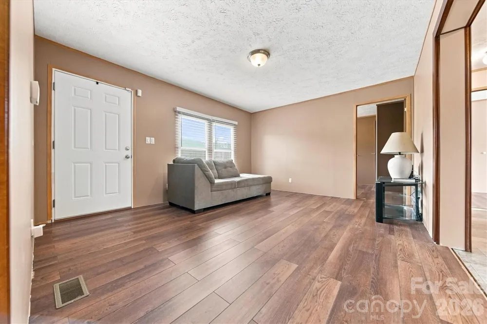 8660 Hollywood Drive Connelly Springs, NC 28612