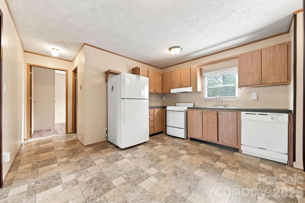8660 Hollywood Drive Connelly Springs, NC 28612