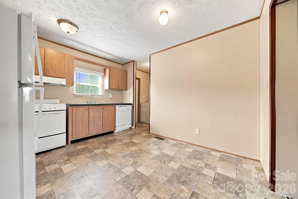 8660 Hollywood Drive Connelly Springs, NC 28612