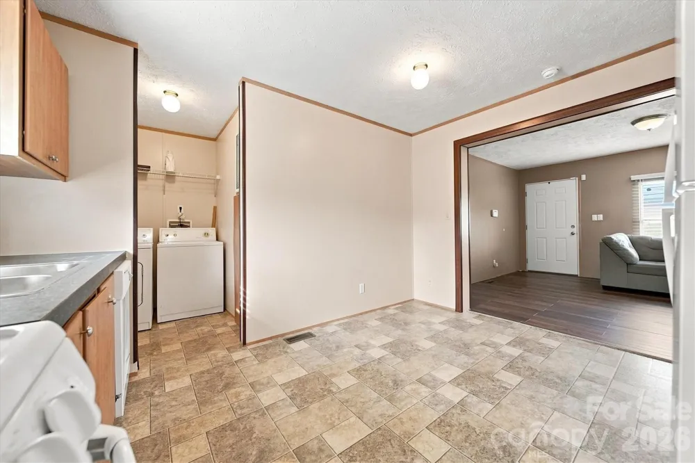 8660 Hollywood Drive Connelly Springs, NC 28612