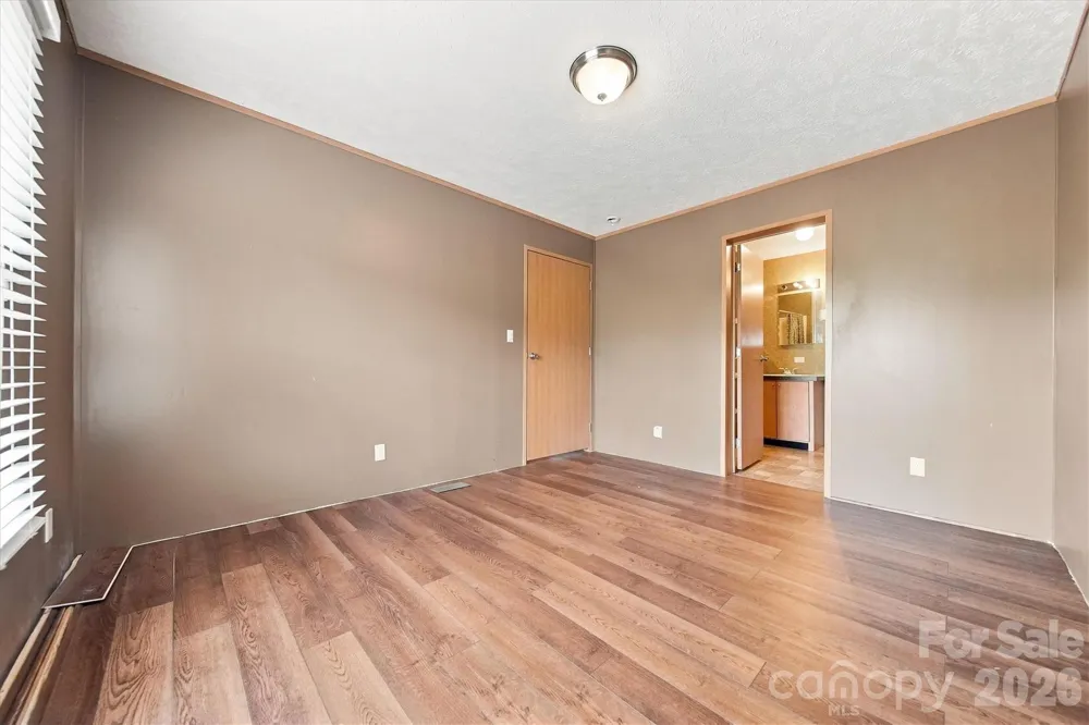8660 Hollywood Drive Connelly Springs, NC 28612