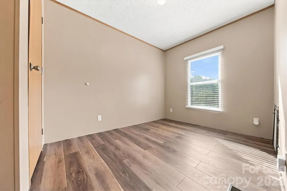 8660 Hollywood Drive Connelly Springs, NC 28612