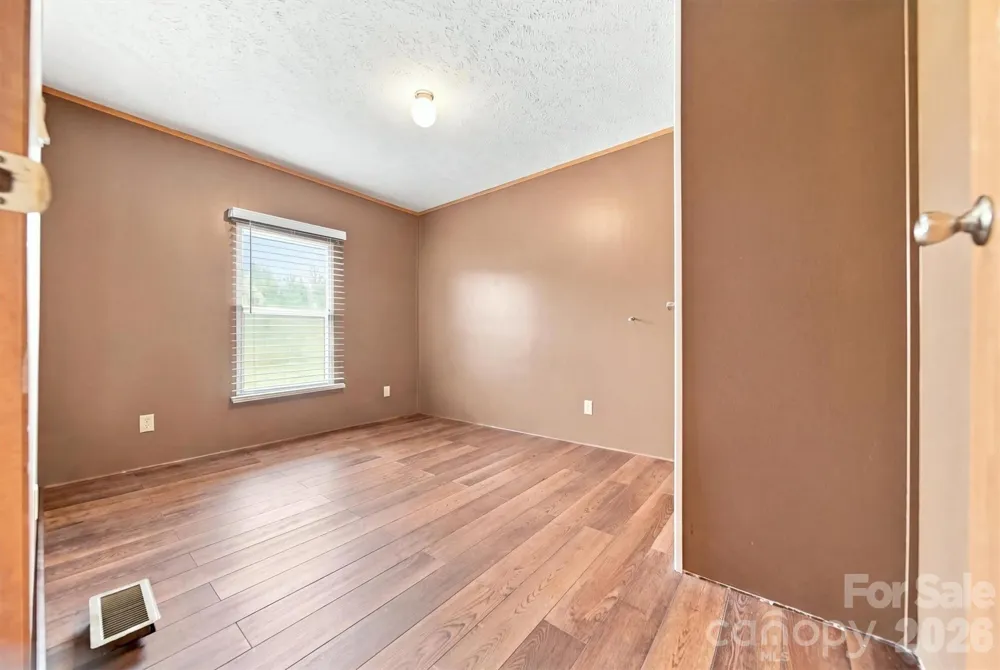 8660 Hollywood Drive Connelly Springs, NC 28612