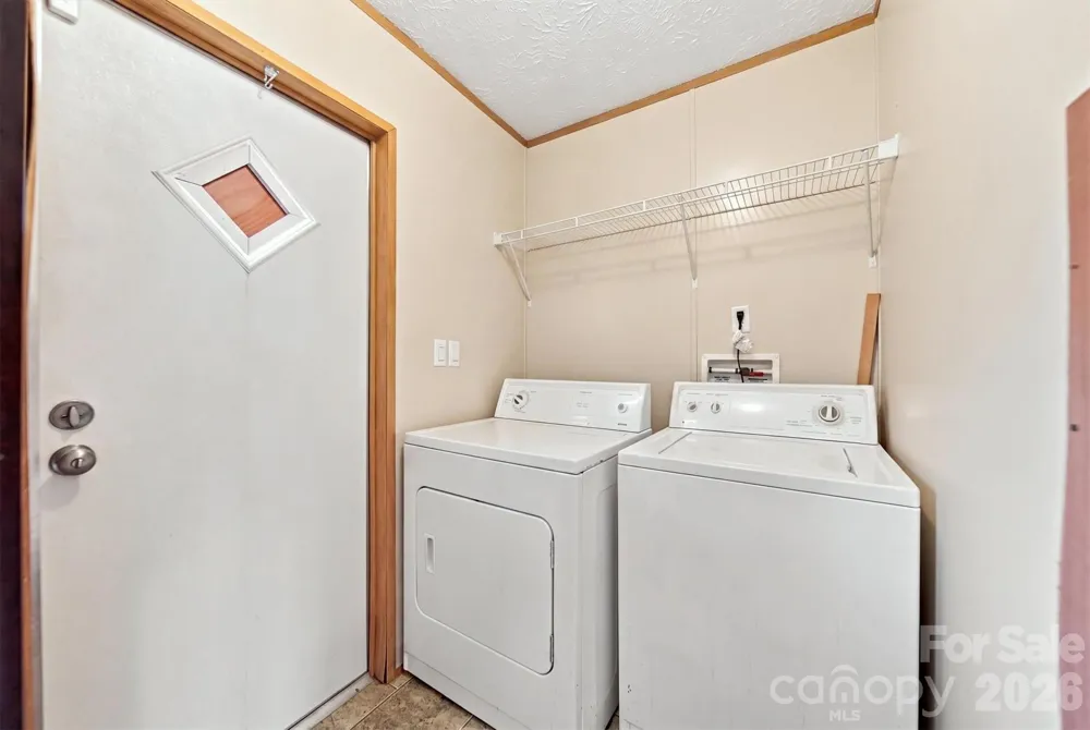 8660 Hollywood Drive Connelly Springs, NC 28612