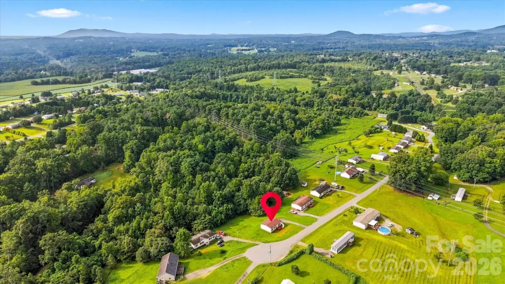 8660 Hollywood Drive Connelly Springs, NC 28612