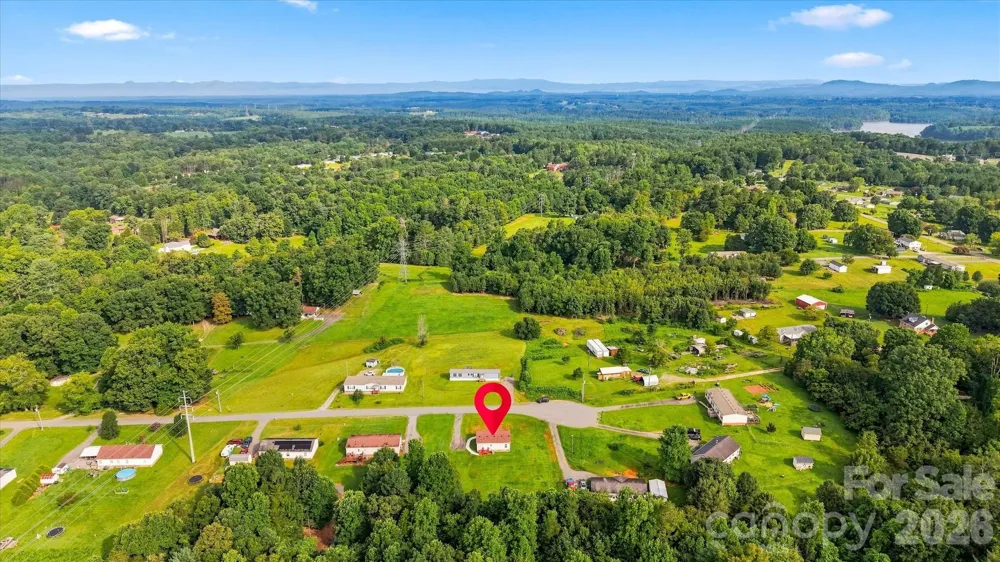 8660 Hollywood Drive Connelly Springs, NC 28612