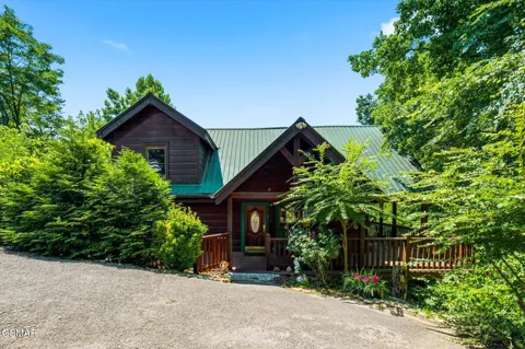 2606 Tree Top Way