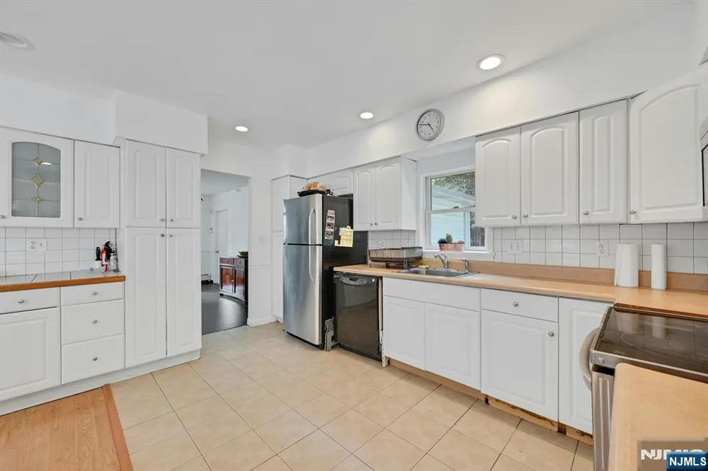 380 Ringwood Avenue Wanaque, NJ 07465