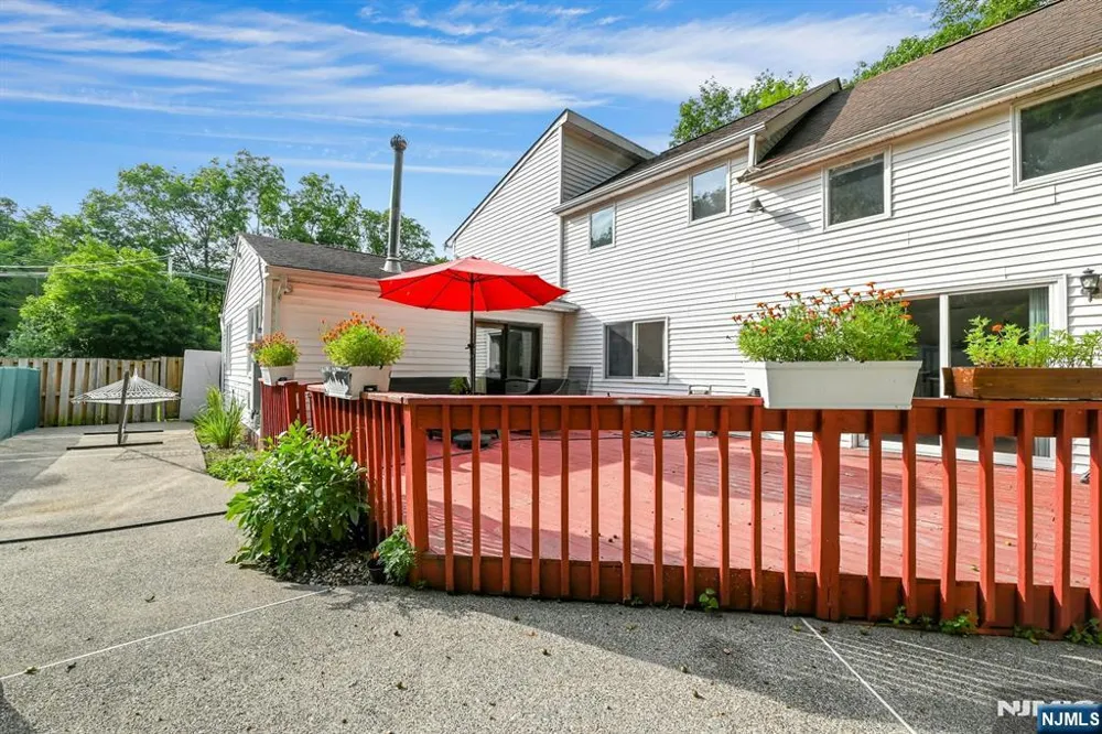 380 Ringwood Avenue Wanaque, NJ 07465