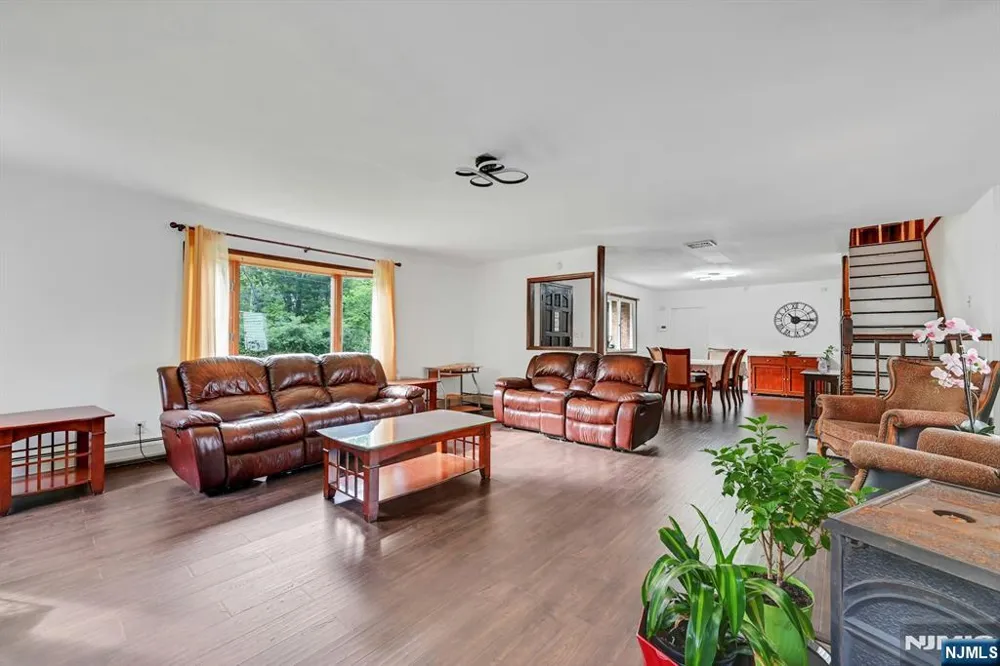 380 Ringwood Avenue Wanaque, NJ 07465