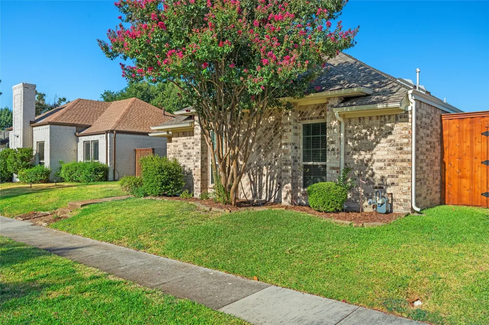 1206 Richland Oaks Drive Richardson, TX 75081