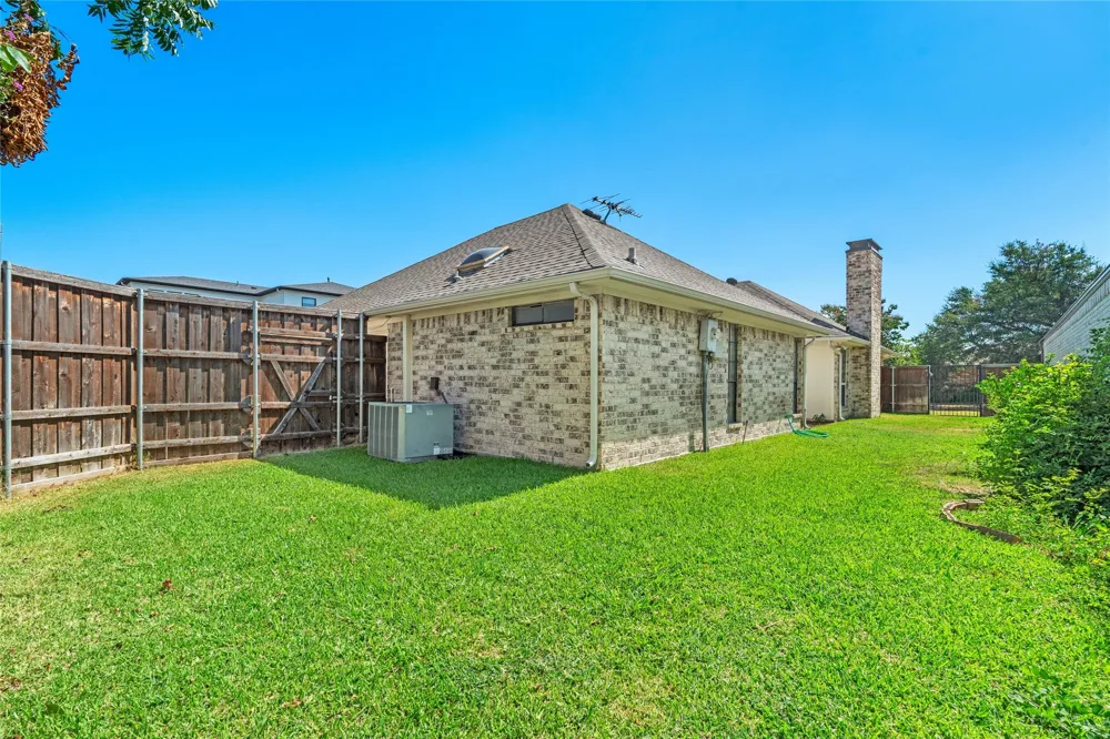 1206 Richland Oaks Drive Richardson, TX 75081