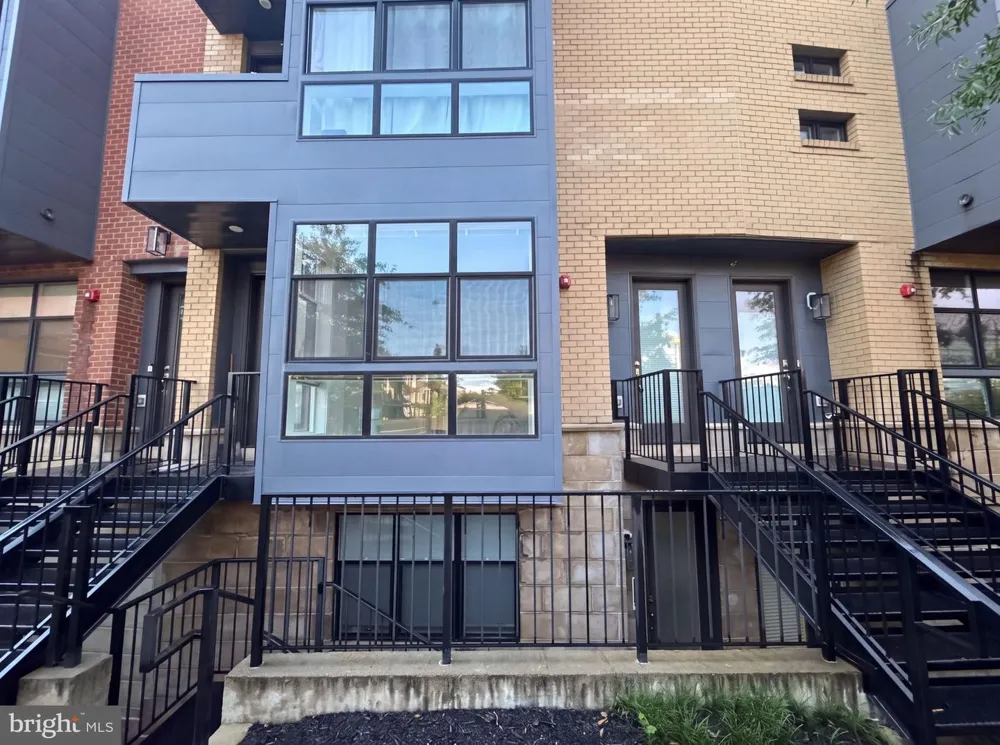 1108 S HIGHLAND STREET #2 Arlington, VA 22204