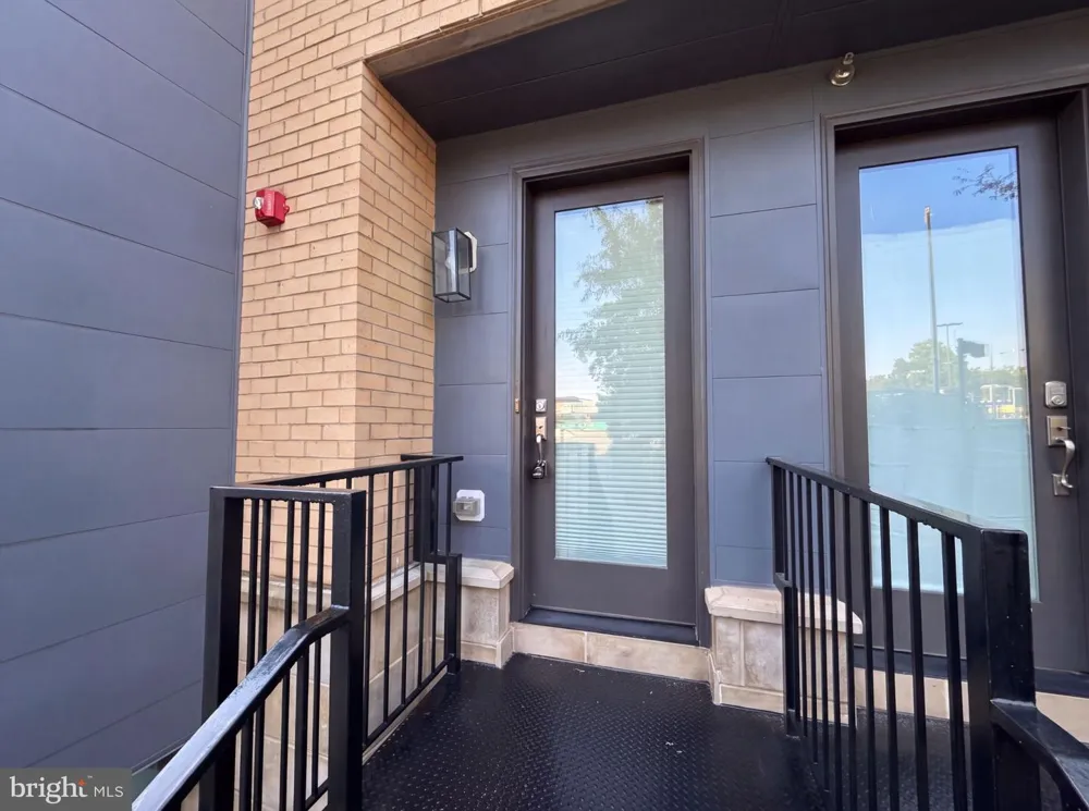 1108 S HIGHLAND STREET #2 Arlington, VA 22204