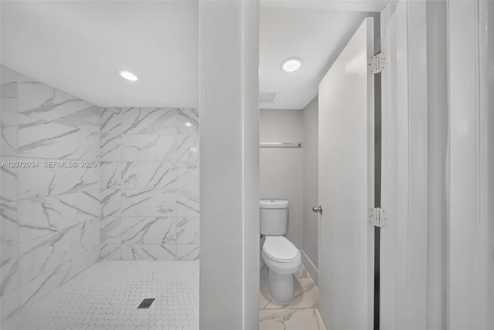 6637 NW 181st Ln Hialeah, FL 33015