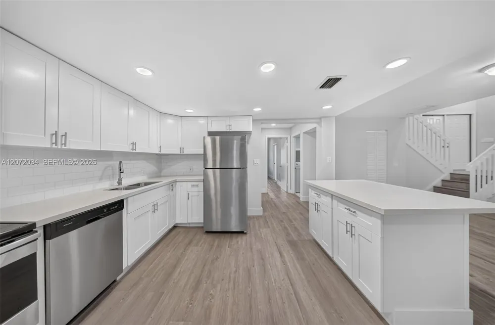 6637 NW 181st Ln Hialeah, FL 33015