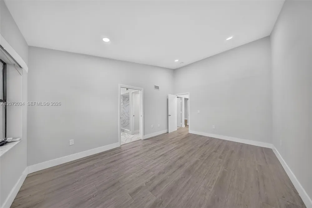 6637 NW 181st Ln Hialeah, FL 33015