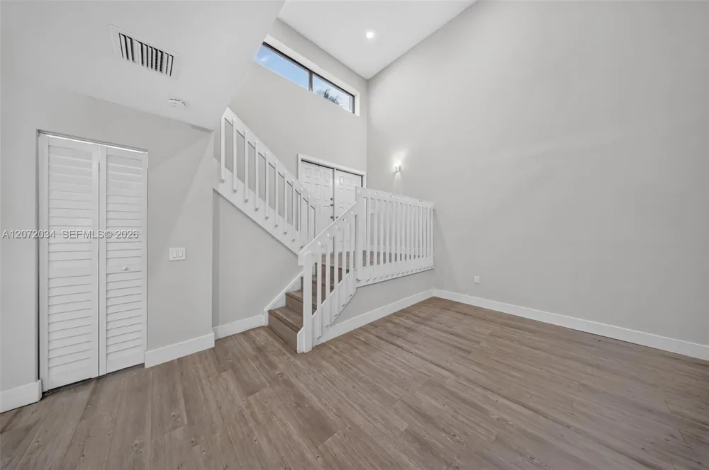 6637 NW 181st Ln Hialeah, FL 33015