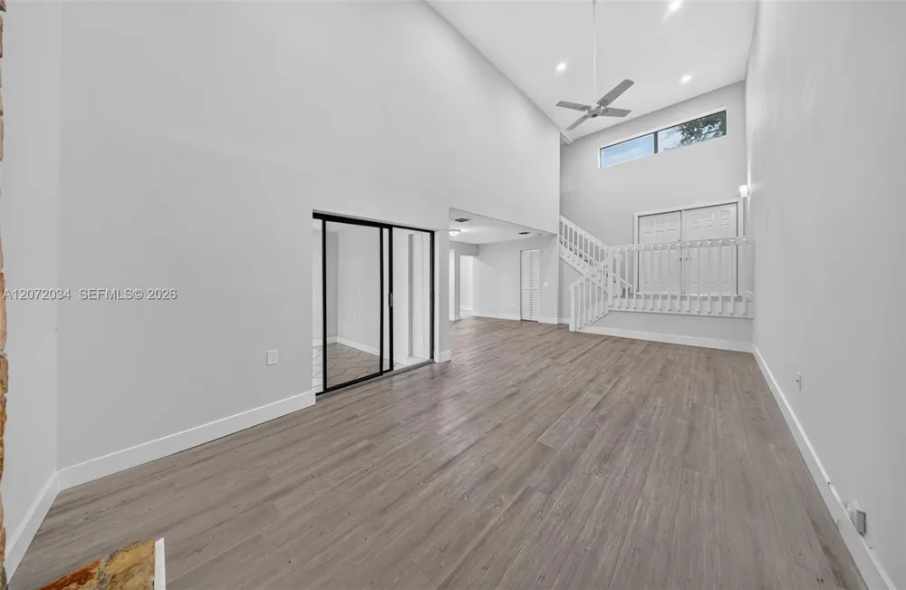 6637 NW 181st Ln Hialeah, FL 33015