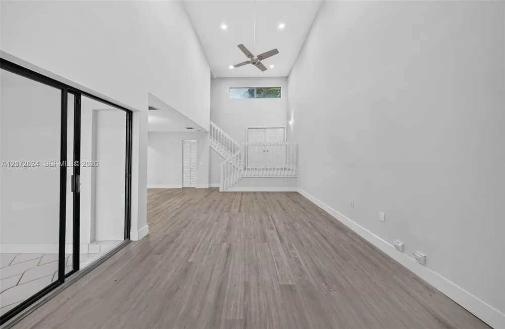 6637 NW 181st Ln Hialeah, FL 33015