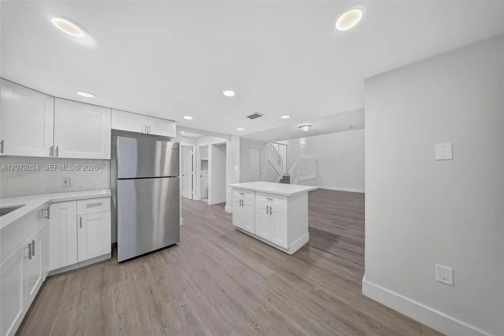 6637 NW 181st Ln Hialeah, FL 33015