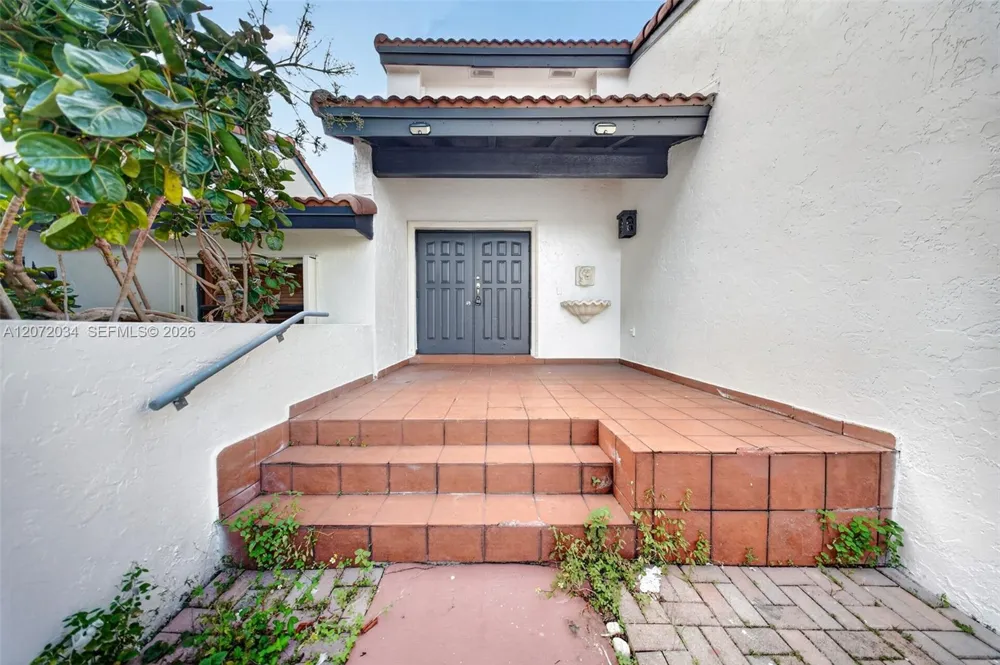 6637 NW 181st Ln Hialeah, FL 33015