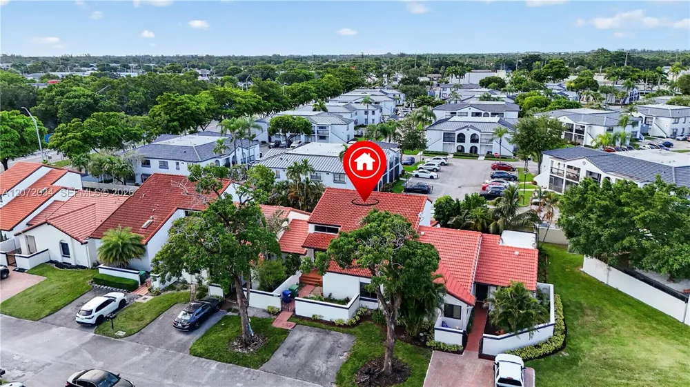 6637 NW 181st Ln Hialeah, FL 33015