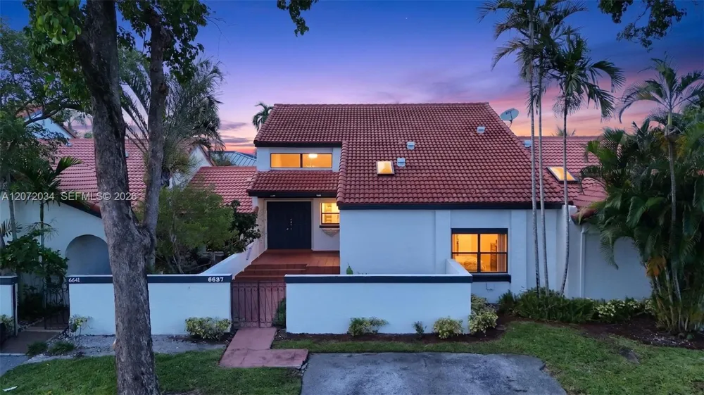 6637 NW 181st Ln Hialeah, FL 33015