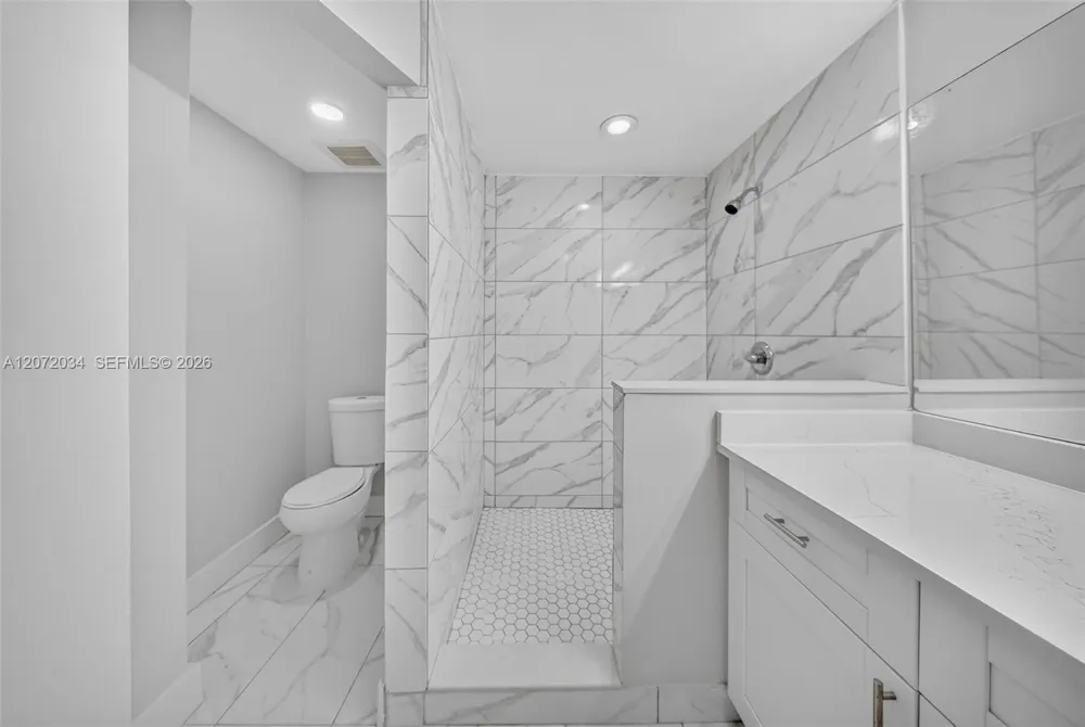 6637 NW 181st Ln Hialeah, FL 33015