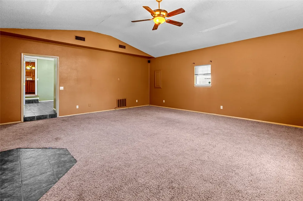 509 Sunset Strip Eufaula, OK 74432
