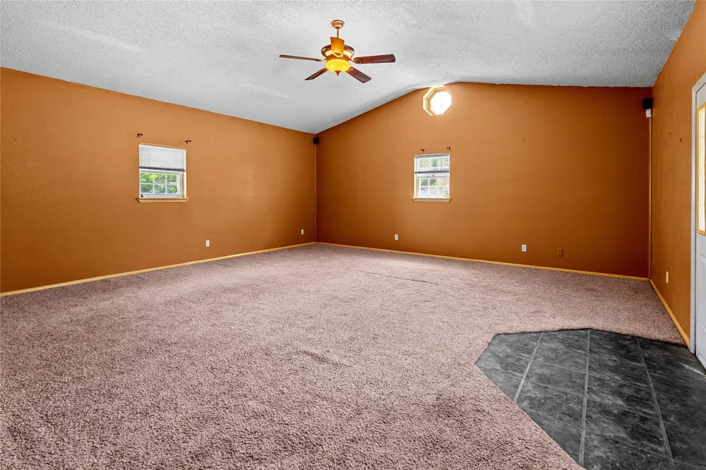 509 Sunset Strip Eufaula, OK 74432