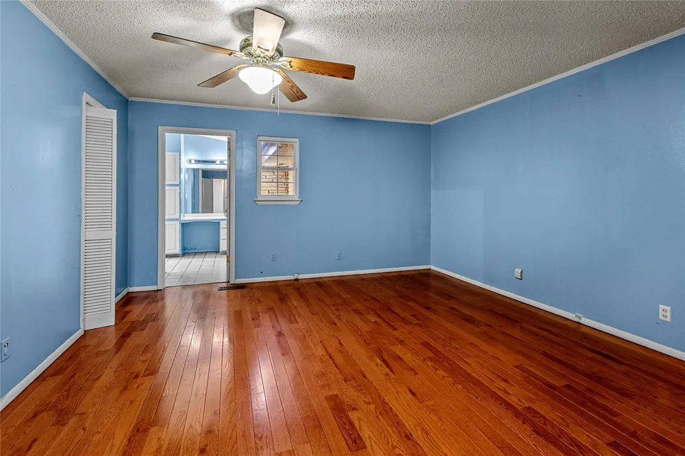 509 Sunset Strip Eufaula, OK 74432