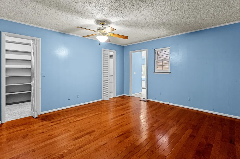 509 Sunset Strip Eufaula, OK 74432