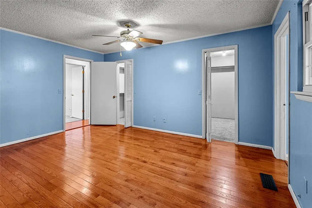 509 Sunset Strip Eufaula, OK 74432