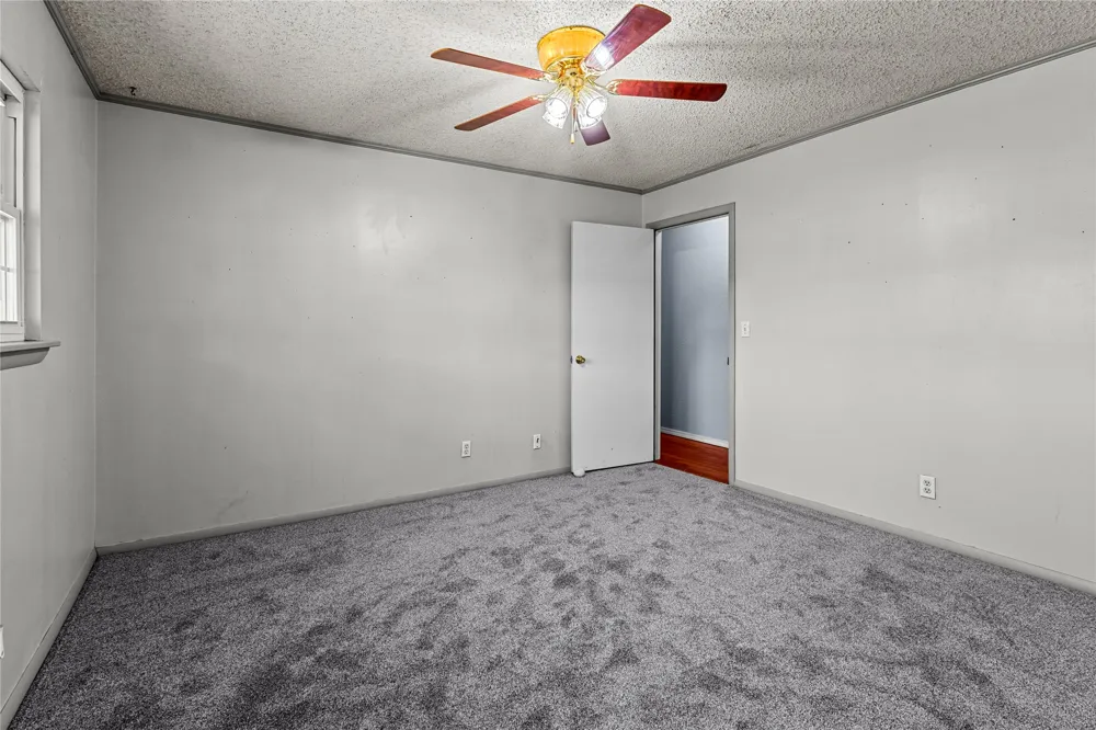 509 Sunset Strip Eufaula, OK 74432