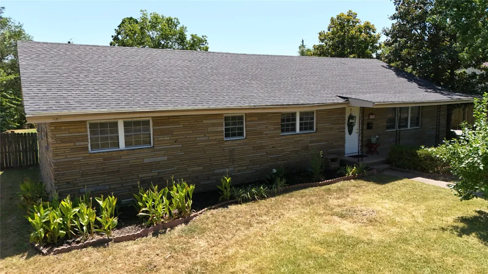 509 Sunset Strip Eufaula, OK 74432