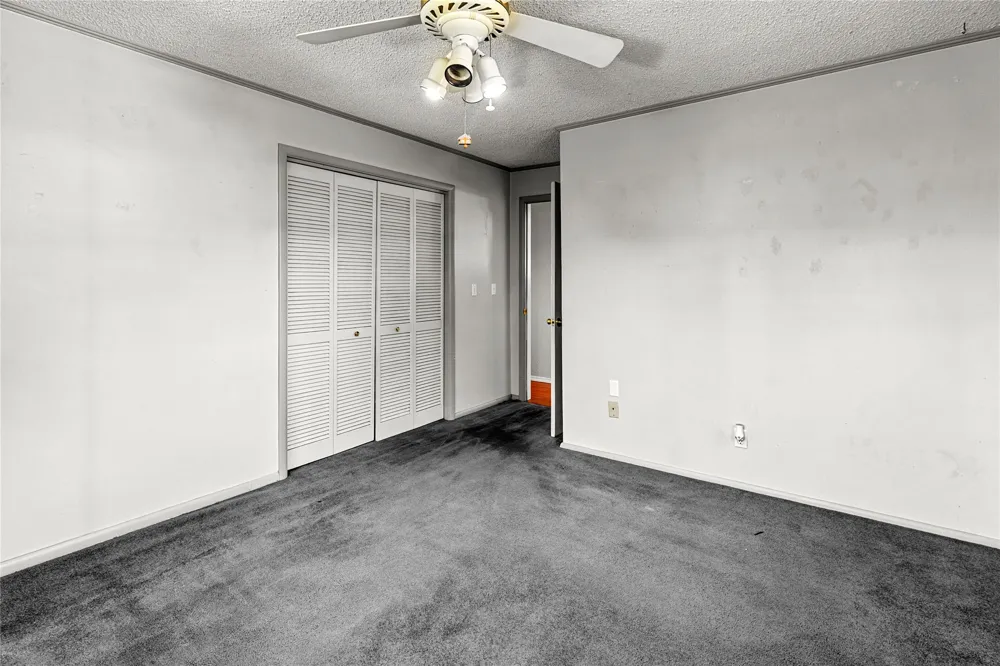 509 Sunset Strip Eufaula, OK 74432