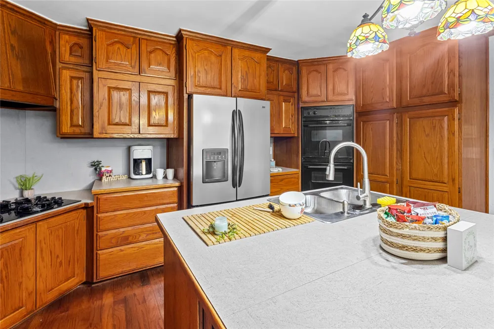 509 Sunset Strip Eufaula, OK 74432