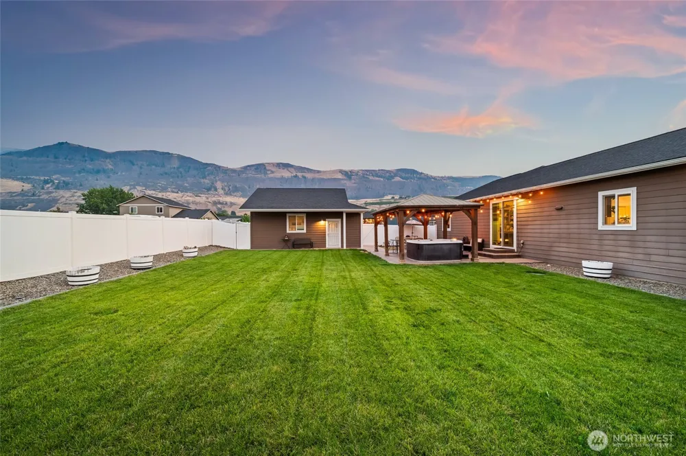 57 Margaux Loop Malaga, WA 98828