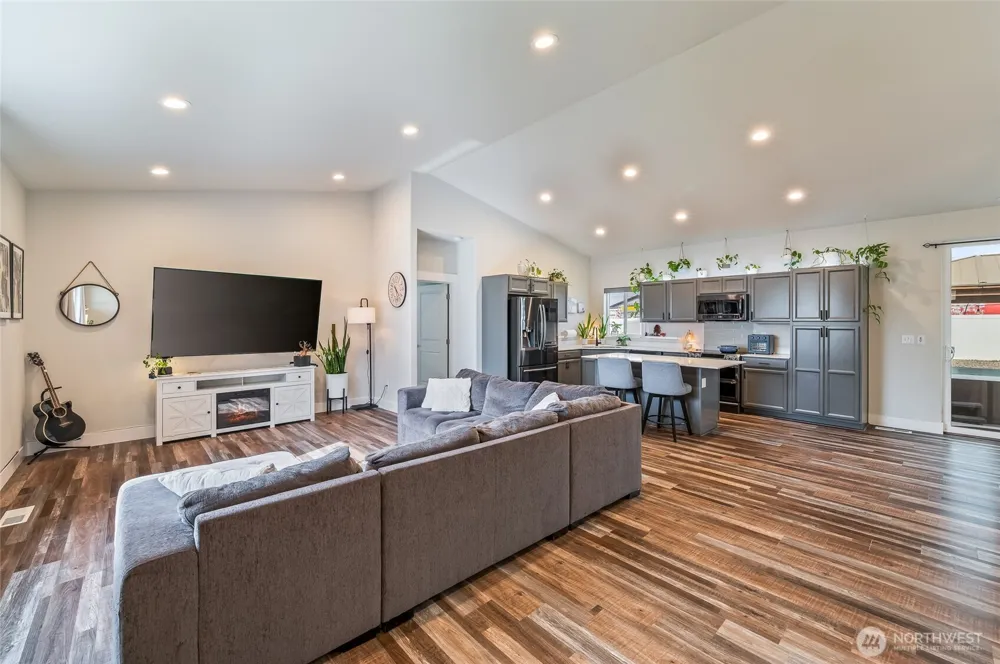 57 Margaux Loop Malaga, WA 98828