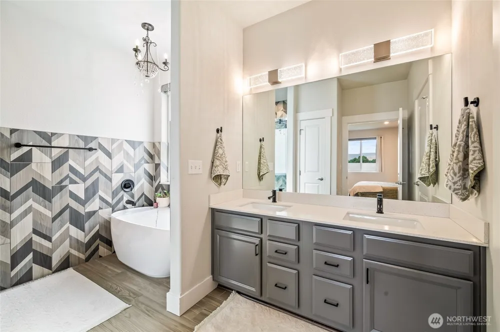 57 Margaux Loop Malaga, WA 98828