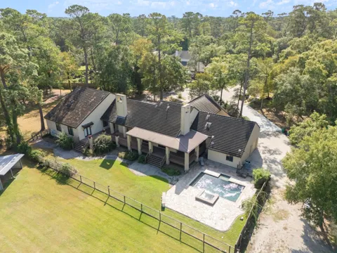 4 Del Oro Court