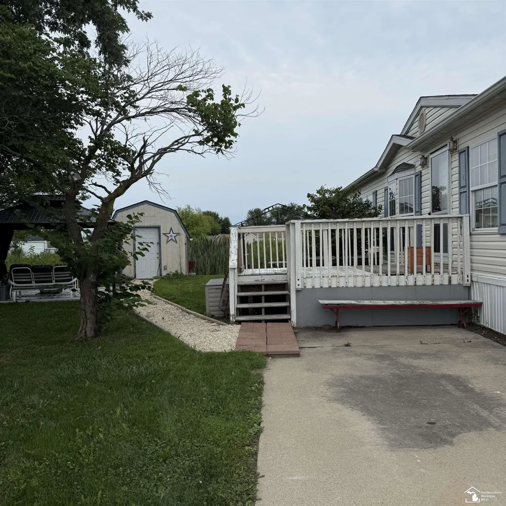 584 PINE TREE COURT Monroe Charter Township, MI 48162