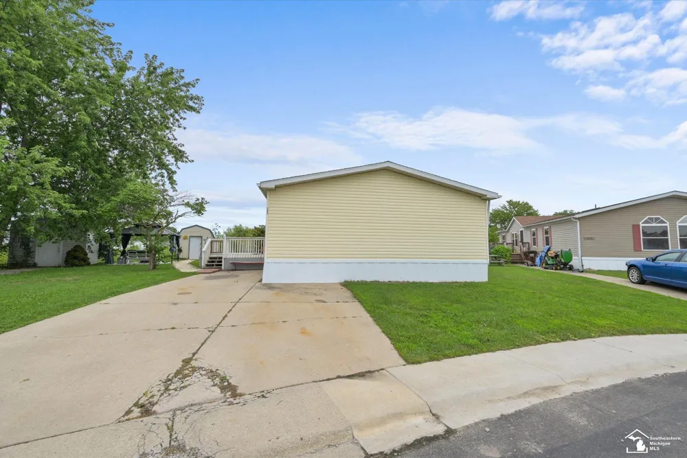584 PINE TREE COURT Monroe Charter Township, MI 48162