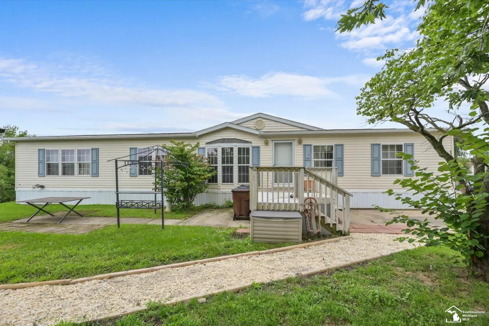 584 PINE TREE COURT Monroe Charter Township, MI 48162