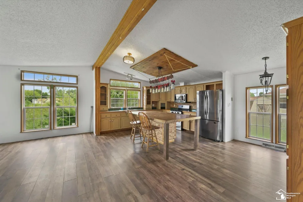 584 PINE TREE COURT Monroe Charter Township, MI 48162