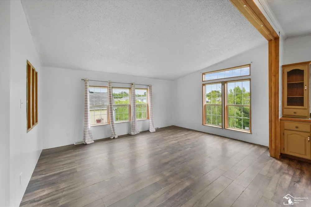 584 PINE TREE COURT Monroe Charter Township, MI 48162