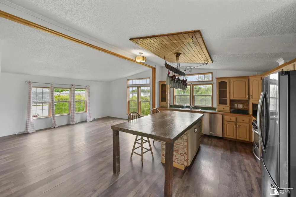 584 PINE TREE COURT Monroe Charter Township, MI 48162