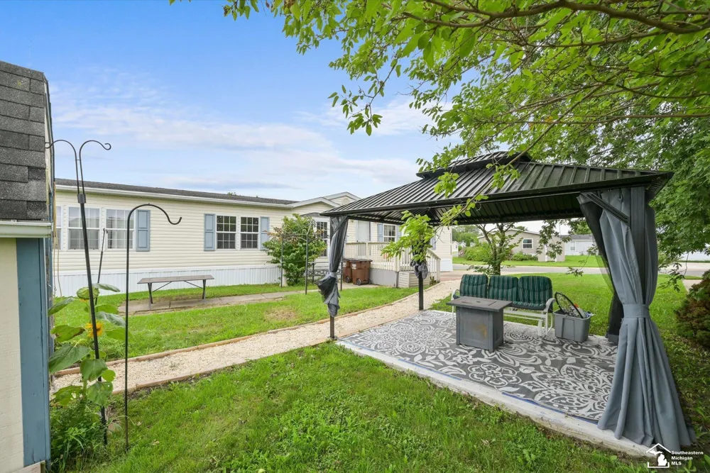 584 PINE TREE COURT Monroe Charter Township, MI 48162
